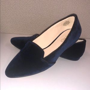 Nine West Velvet Blue Flats Size 5